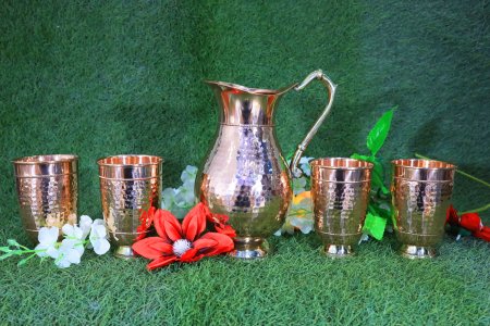 Royal hammered coppered jug with 4 glass- home and decore beautiful Vibrant handmde object.
