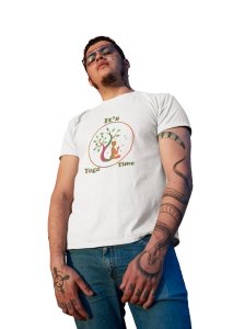 It's Yoga time text - White - Comfortable Yoga T-shirts for Yoga Printed Men's T-shirts White