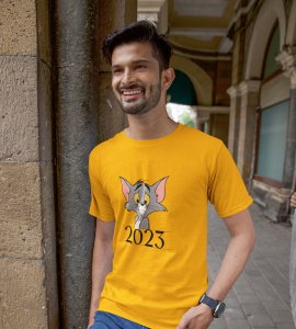 2023 Go Now Yellow Graphics Printed T-shirt For Mens On New Year Theme Best Gift For New Year