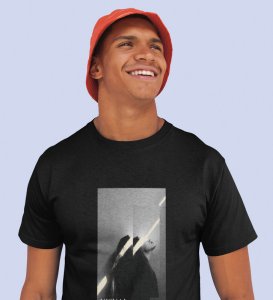 Visual Artistry, A Modern Maverick: Black Men's Oversized Tee with Eye-Catching Front Print