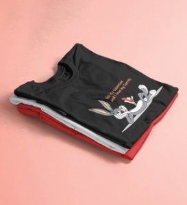 Bunny Loves carrot: (black) T-Shirt For Singles