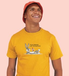 Bunny Loves carrot: (yellow) T-Shirt For Singles